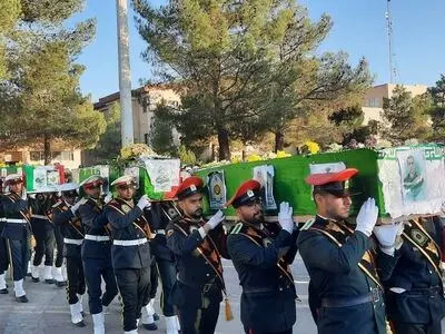 وداع ماموران انتظامی اصفهان با پیکر ۳ همرزم شهیدشان