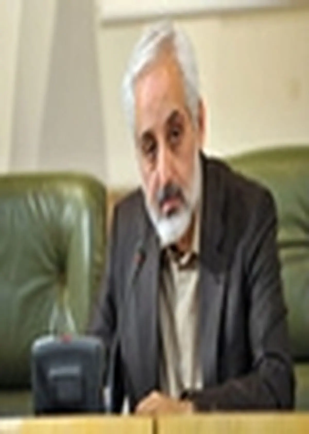 دریافت و مخابره اخبار از مسائلی است که به خود مردم سپرده شده است