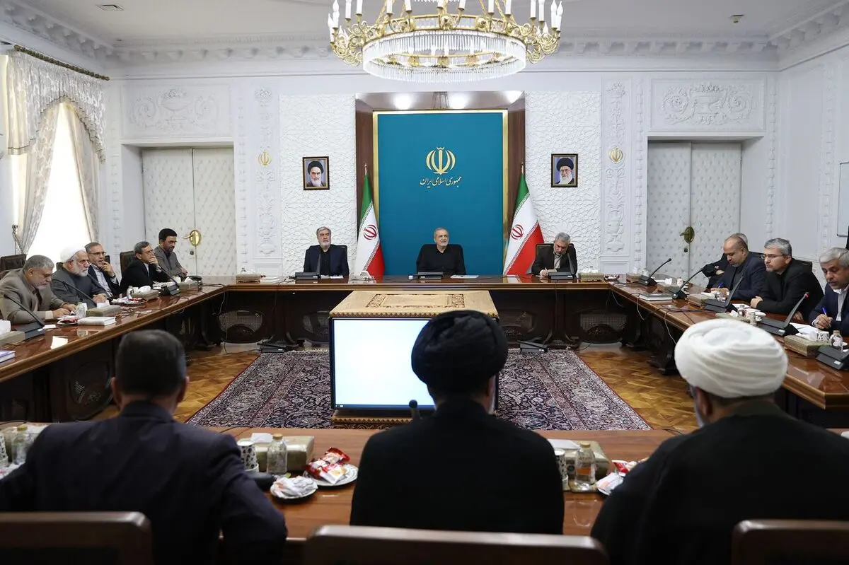 الرئيس الايراني يؤكد على تحسين العلاقات مع دول الجوار والمنطقة اكثر فاكثر