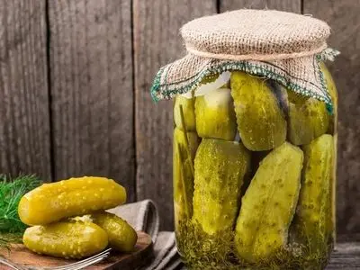 آیا لایه سفید روی آب خیارشورهای فله خطرناک است؟