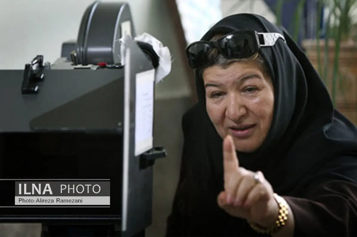 درخشنده بر اساس خاطرات مادرش فیلم می سازد