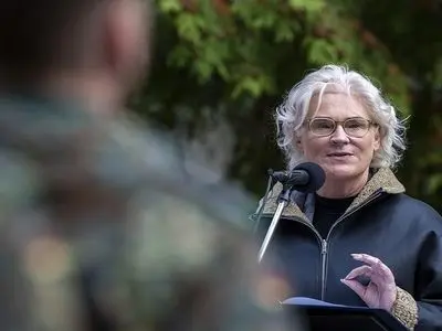 تاکید وزیر دفاع آلمان بر لزوم رفع شکاف‌های دفاعی ناتو