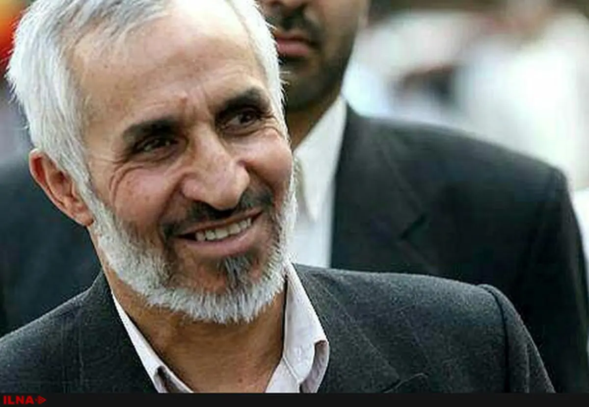 حضور احمدی‌نژاد در مراسم تشییع پیکر برادرش+ تصاویر