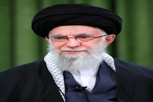 پنجره متفاوتی به دیدار کارگران، از جواب سلام رهبر انقلاب به یک کارگر تا تشویق‌ها و صلوات کارگران + فیلم