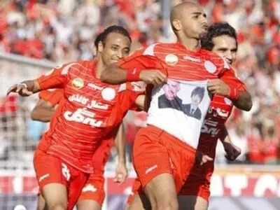 کلاه کج: کلاهبرداری؟ به من ارتباطی ندارد