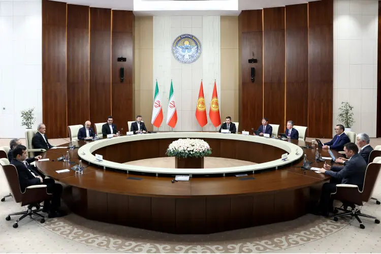 پزشکیان در دیدار با رئیس‌جمهور قرقیزستان: