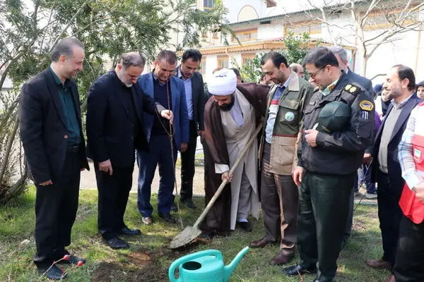 ترویج فرهنگ درختکاری میراث ما برای آیندگان است