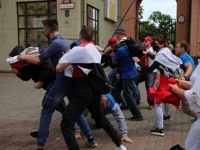 Protesters crowd Minsk as Belarus leader gets birthday call from Putin