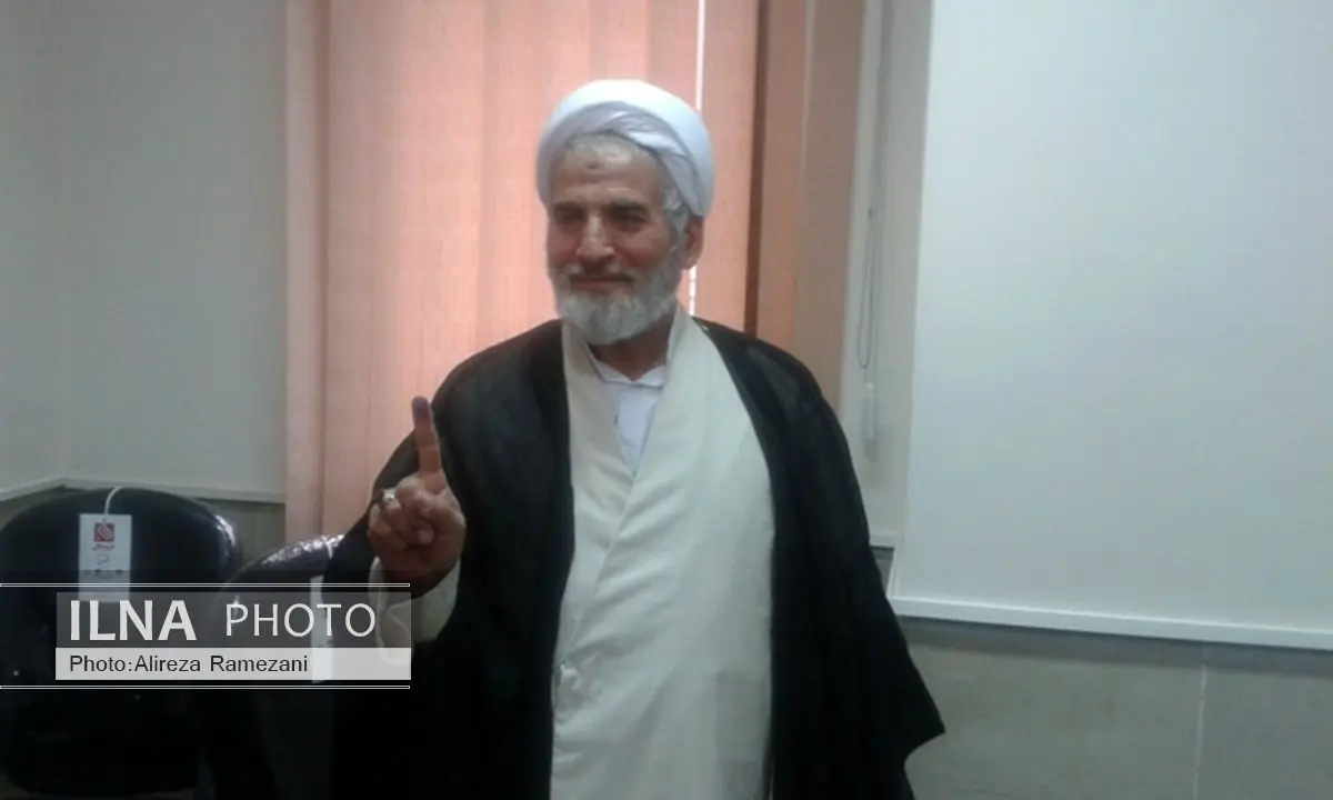 مسئول نهاد رهبری در دانشگاه کاشان نامزد انتخابات مجلس دهم در کاشان شد