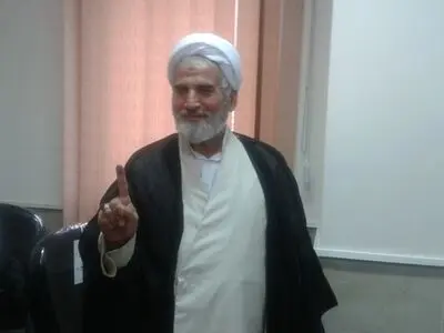 مسئول نهاد رهبری در دانشگاه کاشان نامزد انتخابات مجلس دهم در کاشان شد