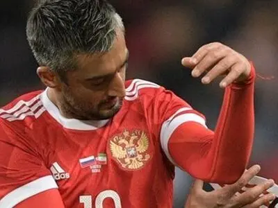 کاپیتان روسیه: وضعیت خط دفاع ما نگران کننده است