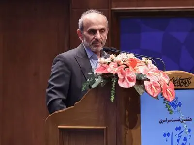 اگر کسی انتظار دارد صداوسیما بعد از این‌همه ایستادگی، عقب‌نشینی کند، کور خوانده