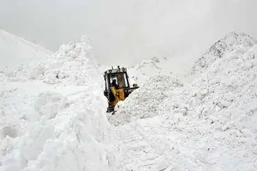 خطر وقوع بهمن در گردنه ژاله / انسداد مقطعی مسیر ارتباطی