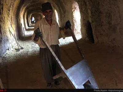 محیط کار و زندگی کارگران کوره‌پزخانه‌های اصفهان ضدعفونی نشده/ ۱۵ نفر زیر یک سقف ۵۰ متری!