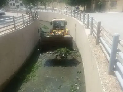 آغازعملیات لایروبی منهول انهار و آبشوران درکرمانشاه 