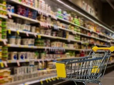 هیچ‌گونه مشکلی در تأمین و توزیع و عرضه کالاهای اساسی وجود ندارد