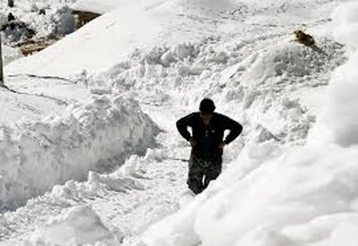 ارتفاع عجیب برف در ارومیه + فیلم