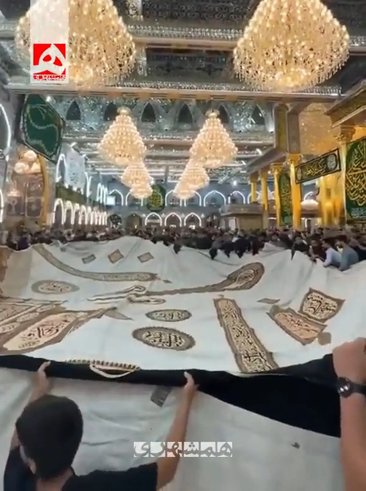 لحظاتی از برپایی نخستین خیمه عزای محرم در کربلا + فیلم