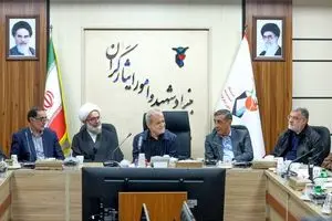 پزشکیان: حمایت از خانواده شهدا و ایثارگران اولویت دائمی باقی بماند