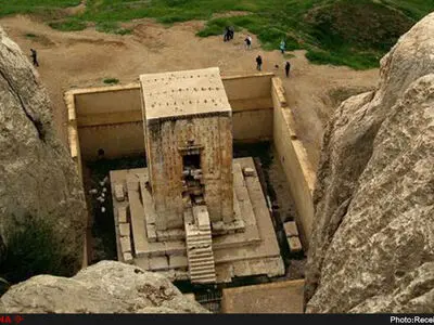کعبه زرتشت نشست ندارد