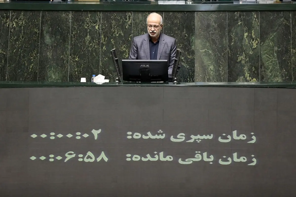 چگونه رئیس جمهور اسبق بدون عقوبت در برابر اهمال‌ها و تقصیرها نقش مدعی ایفا می‌کند؟