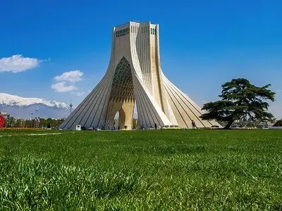درب‌های ورودی برج آزادی را جوش دادند!/فیلم