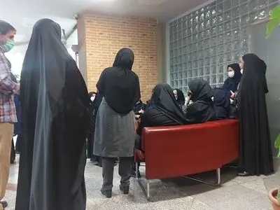 اعتراض پرسنل موسسه آموزش شهر به‌عدم تمدید قرارداد/ بعد از ۱۰ تا ۲۵ سال کار می‌گویند به شما نیاز نداریم! 