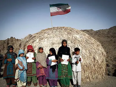 افزایش سختی کار معلمان عشایر در سال ۹۵/ برپایی کلاس درسِ ۱۱ استان در چادر