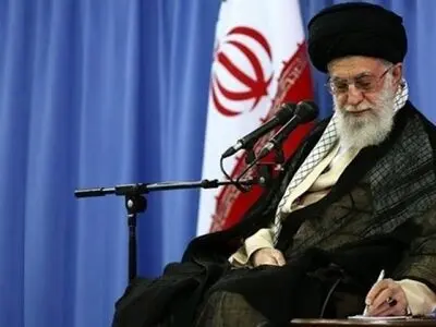 في ندائه لحجاج بیت الله الحرام.. قائد الثورة: الوحدة والروحانیّة هما الرکیزتان الأساسیّتان لخطاب الحجّ