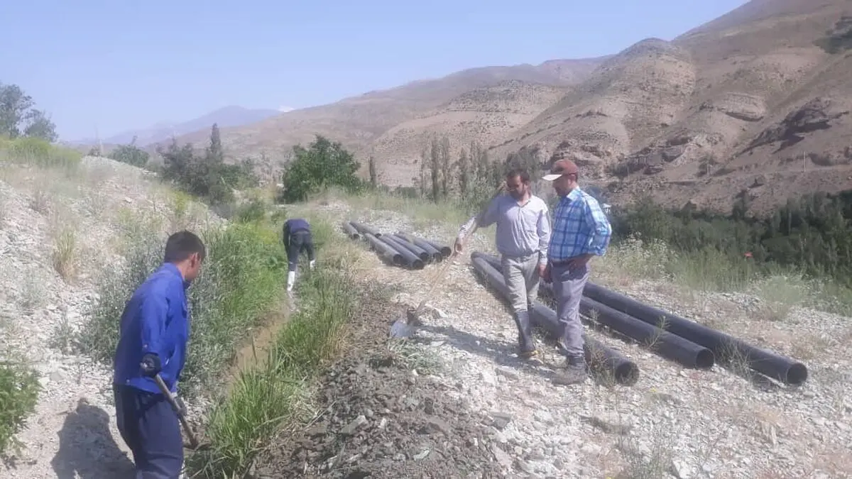 اجرای طرح انتقال آب روستای شهرستانک گامی زیربنایی در جهت حل مشکلات کشاورزان