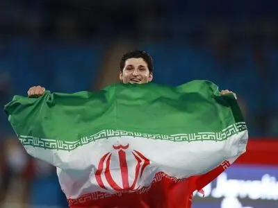 قهرمان پارالمپیک ریو حمایتش از دکتر روحانی را اعلام کرد (فیلم)