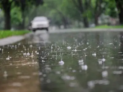 بارش باران در مناطق شرقی کشور طی امروز 