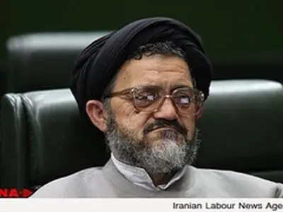 با خلافکار اقتصادی باید برخورد عمومی و اجتماعی شود