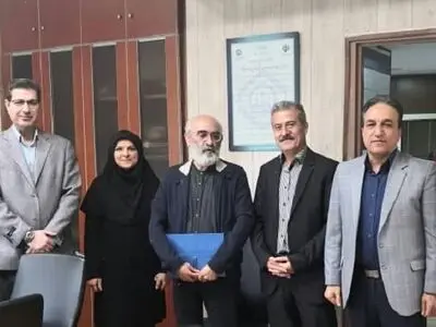 تقدیر از استاد ارتباطات که به جرگه بازنشستگان تامین اجتماعی پیوست
