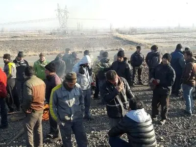 اعتراض کارگران ابنیه فنی زنجان به مطالبات معوقه