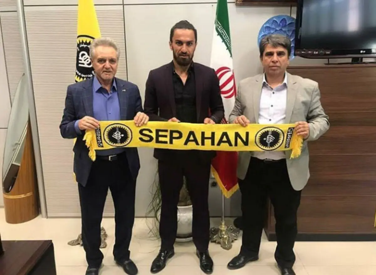 خالد به دنبال پیراهن نویدکیا