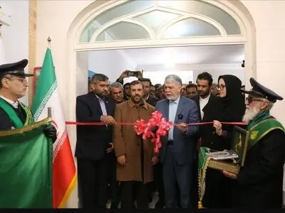 وزیر ارشاد کتابخانه عمومی شهر صدرا را افتتاح کرد