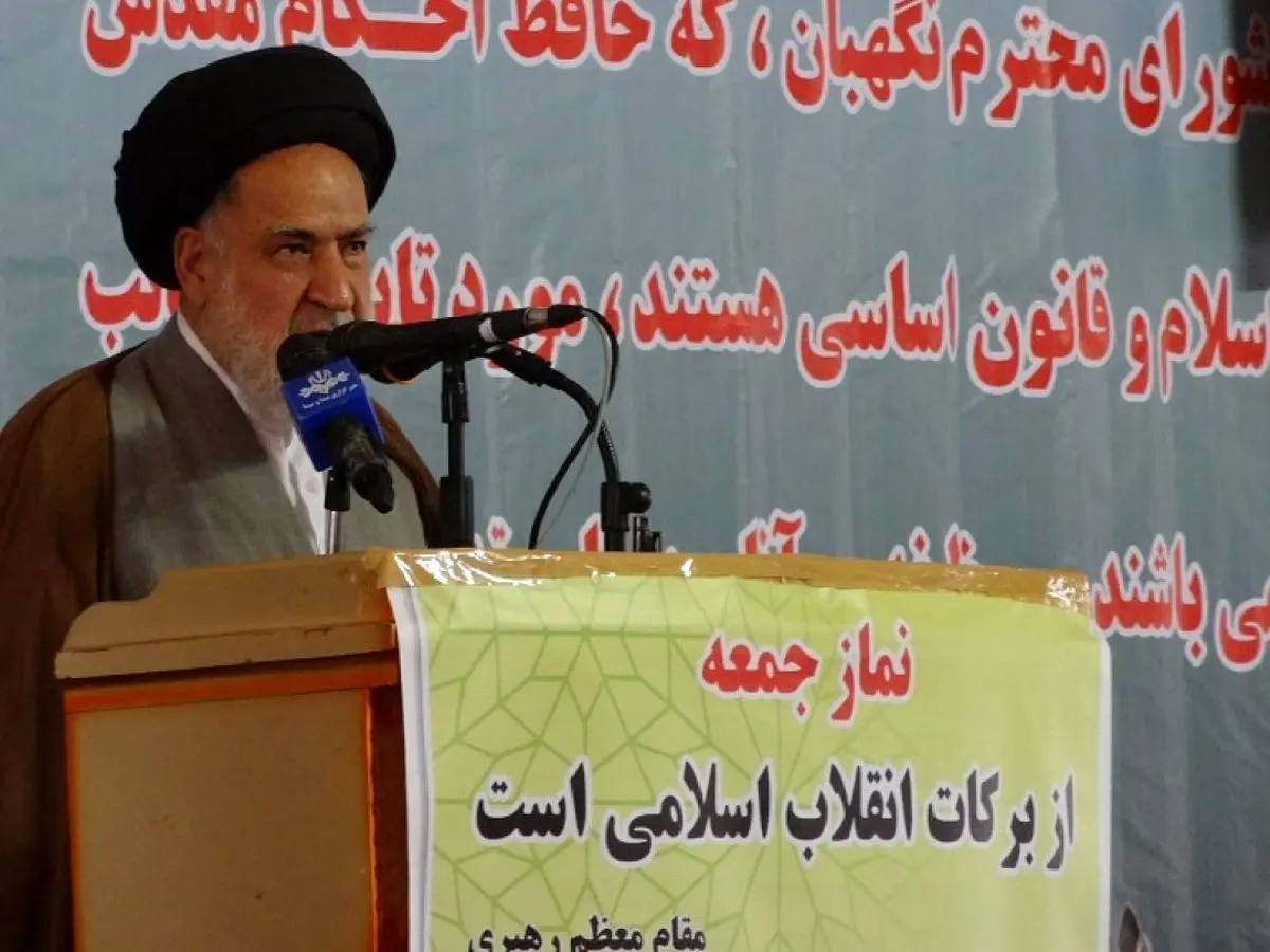 برخی افراد با ظاهر آراسته و ادعای دینداری، در عمل به مقدسات توهین می‌کنند
