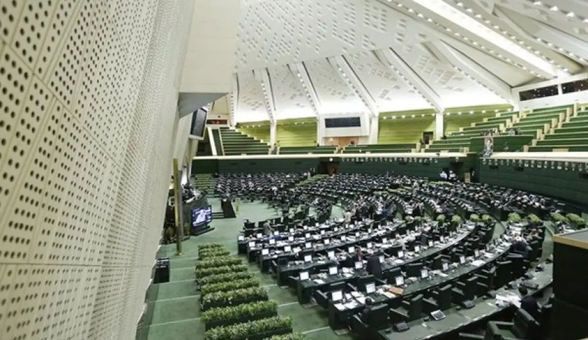 البرلمان یبدأ إجراءات استجواب الرئیس روحانی حول الخصخصة