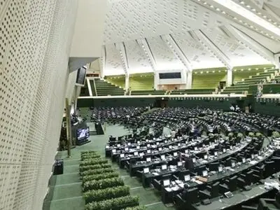 البرلمان یبدأ إجراءات استجواب الرئیس روحانی حول الخصخصة