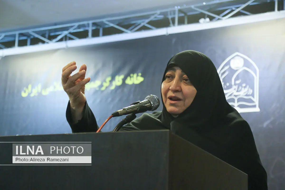 نباید بگذاریم نمایندگان کارگری بیرون بمانند/ شاهد ضایع شدن حقوق خانم‌ها در جامعه هستیم