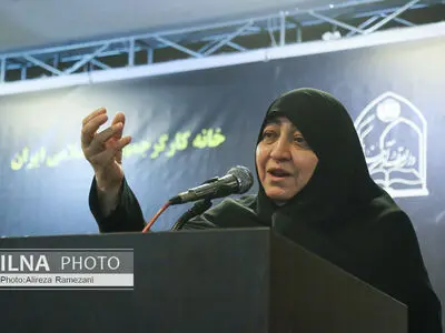 کاندیداها  اگر برنامه مفیدی دارند ارائه دهند/ وعده پرداخت یارانه ۴۵۰ هزارتومانی، بدون کار  کارشناسی توهین به  شعور مردم است/ زمانی گفتیم به جوان‌ها به اندازه پول روزنامه و نان سنگک یارانه بدهید گفتند نمی‌شود