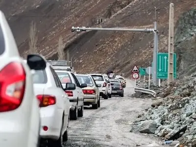 آخرین وضعیت ترافیکی و جوی محورهای مواصلاتی کشور / انسداد برخی محورها به دلیل شرایط جوی