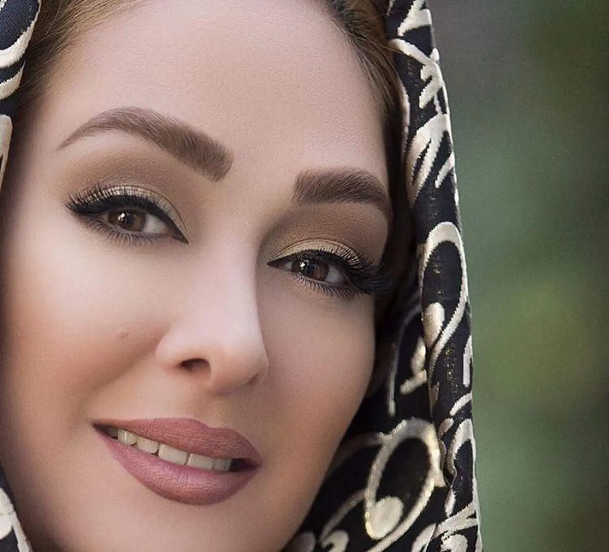 کفش‌های عجیب الهام حمیدی/عکس