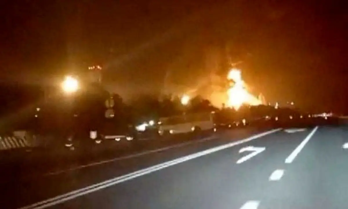 وقوع آتش سوزی در انبارهای نفت روسیه پس از حمله پهپادی