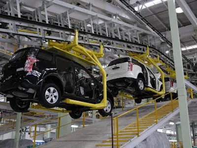 پیگیری مشکلات کارخانه‌ عظیم خودرو بروجرد توسط دادگستری