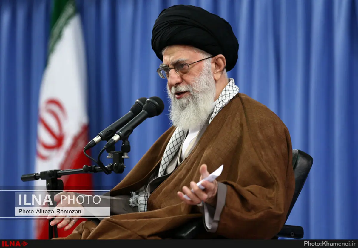 پشیمان شدهها و از نَفَسافتادهها تفکر سازش با آمریکا را به دانشگاهها و مطبوعات تزریق میکنند