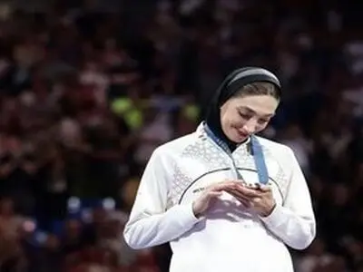 مخالفان درخواست مبینا، ارزش مدال او را می فهمند؛ اما ارزش جان آدمهایی را هم که روزی قرار است به مطب او بروند می دانند