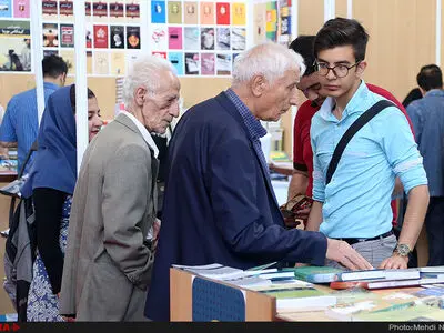 غرفه‌های خالی برای حضور ناشران جا مانده آماده می‌شود