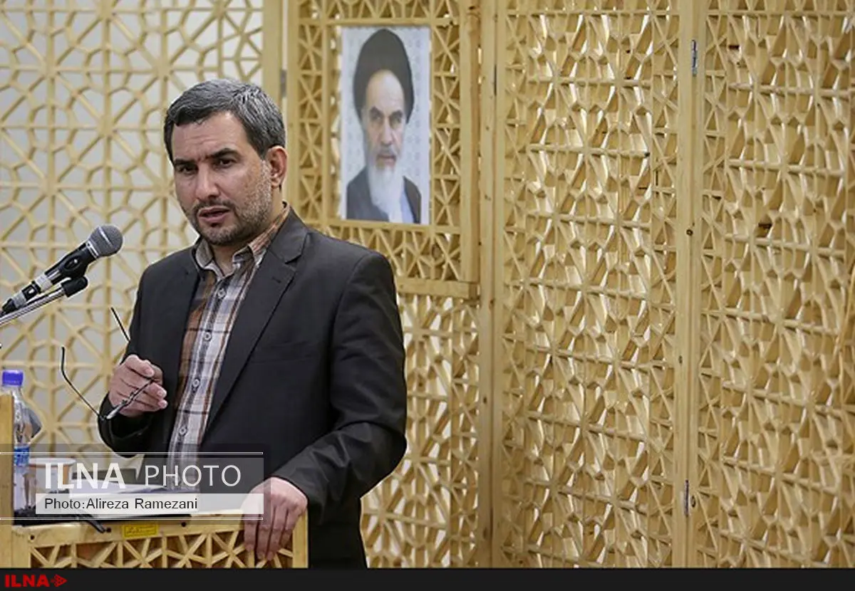 خبرگان نباید در حصار تعلق و تعهد به افراد و گروهها قرار گیرند